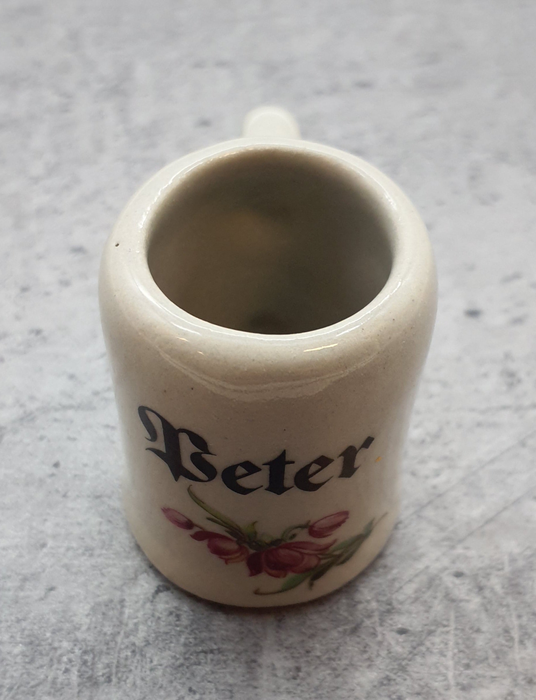 kleiner Porzellan Bierkrug, Blumenmotiv