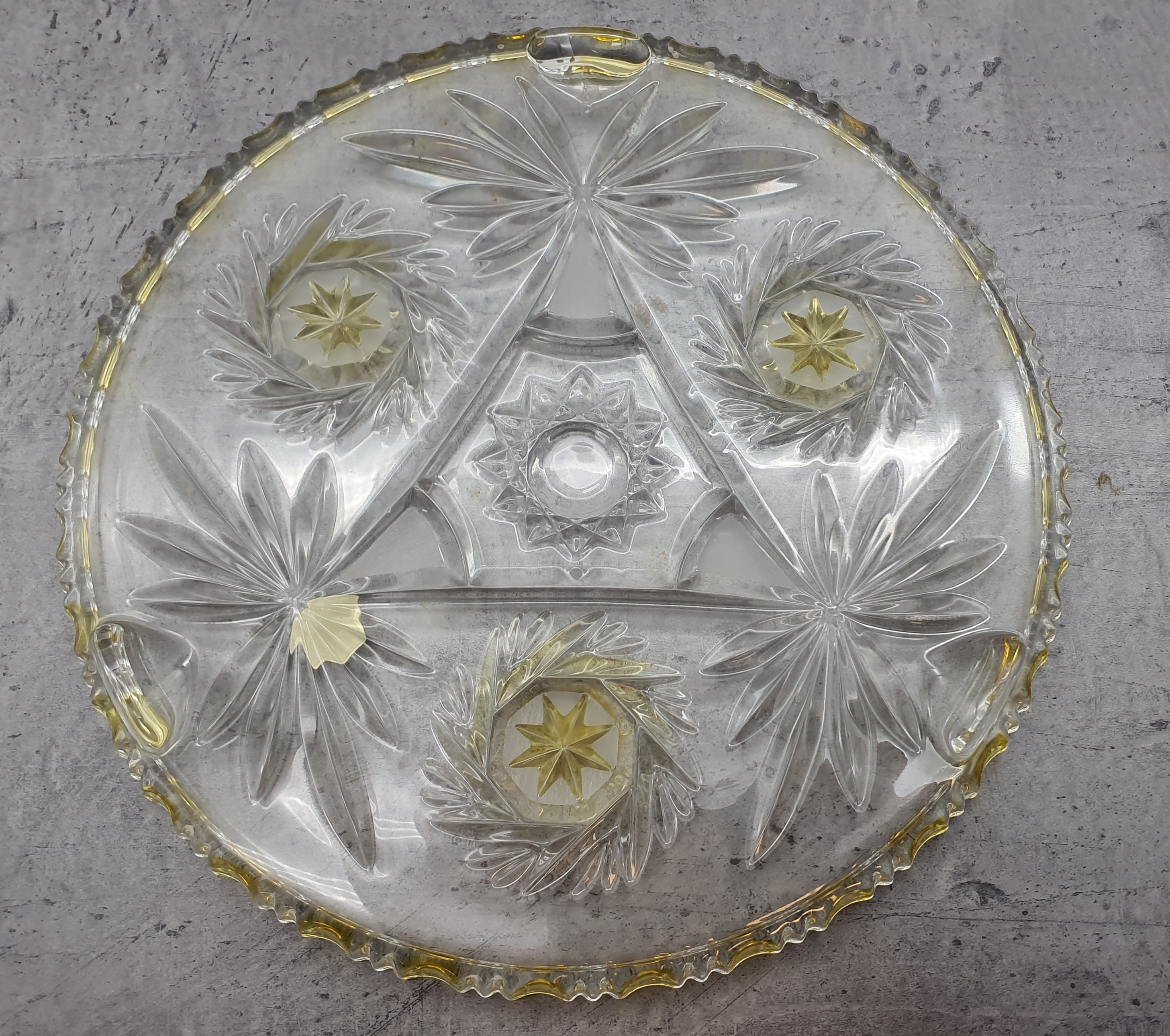 Bleikristall Schale, Alle Schönheit die Glas haben kann, Walther, Edel gelb m. Schliff