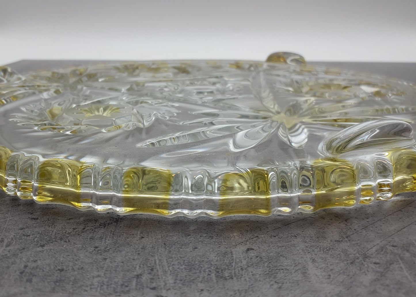 Bleikristall Schale, Alle Schönheit die Glas haben kann, Walther, Edel gelb m. Schliff