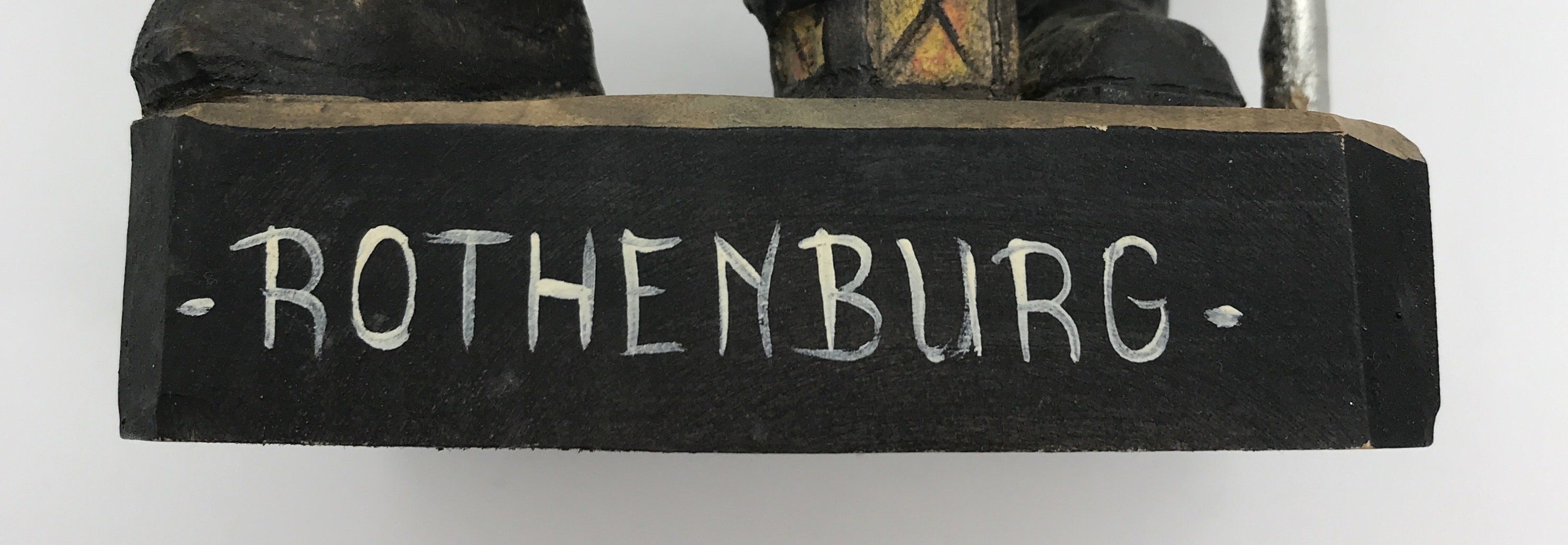 Handgeschnitzte Holzfigur Bergwanderer mit Horn, bemalt, Rothenburg, 25 cm