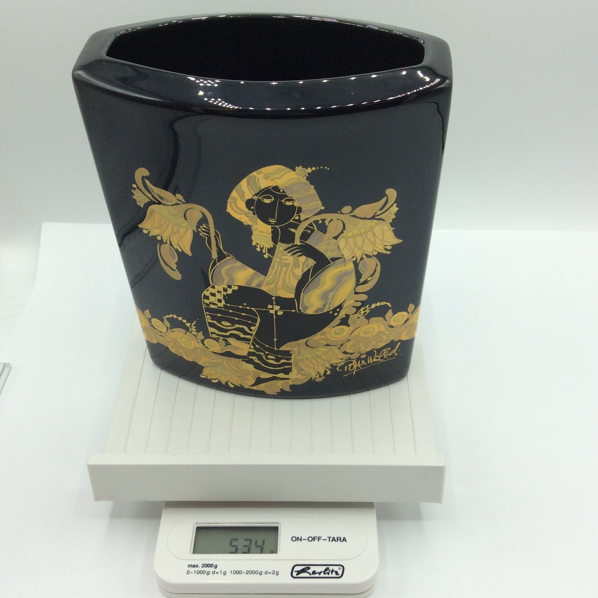 Rosenthal Vase von Bjørn Wiinblad Porcelaine Noire Höhe ca. 17cm