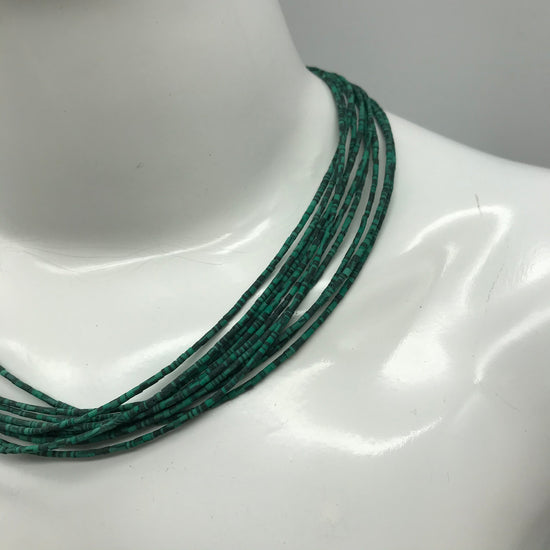 Grüne Modeschmuck Perlenkette, mit Silberfarbenen Verschluss,