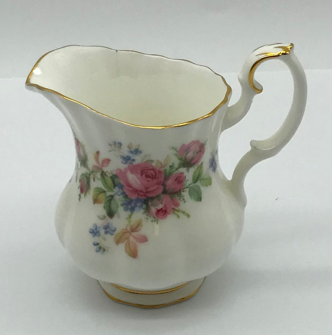 2 x  Royal Albert-Porzellan-Bone China-England-Moss Rose, Milchkännchen