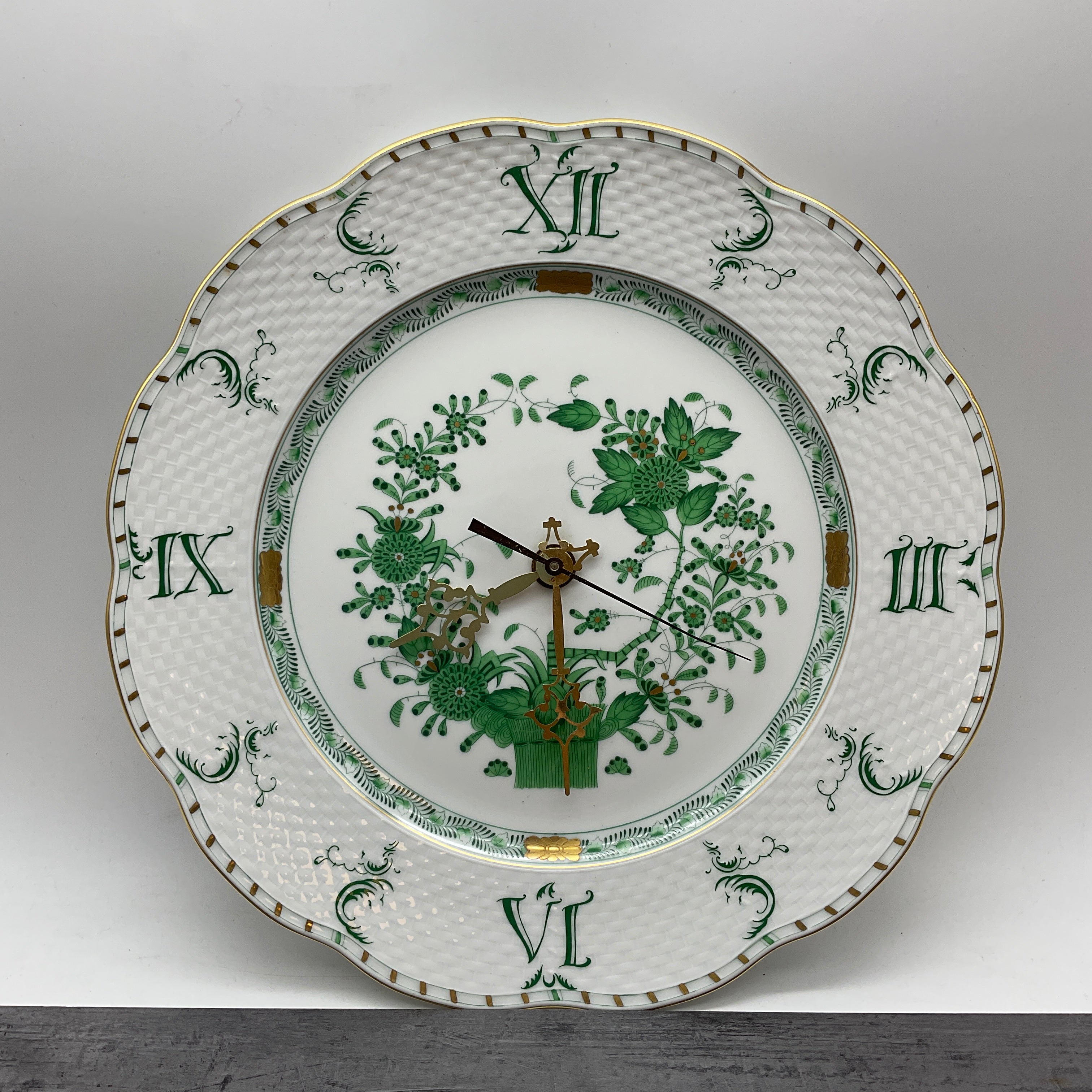 Porzellan Uhr, Herend Indisch Grün, Wanduhr Indian Basket Fleur des Indes