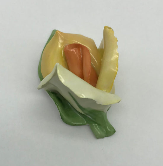 Porzellan Rose Blume Aquincum Budapest handbemalt, gelb