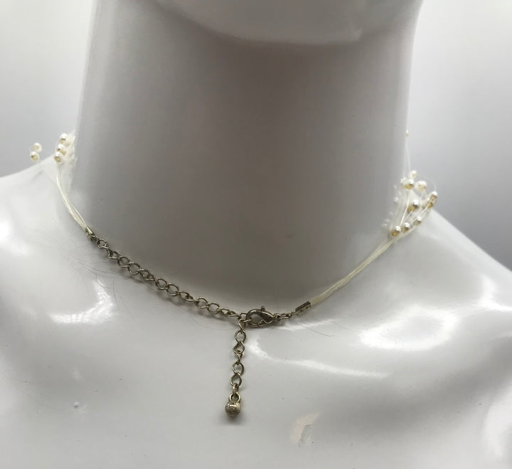 Modeschmuck Kette, feine Perlen, creme/weiß