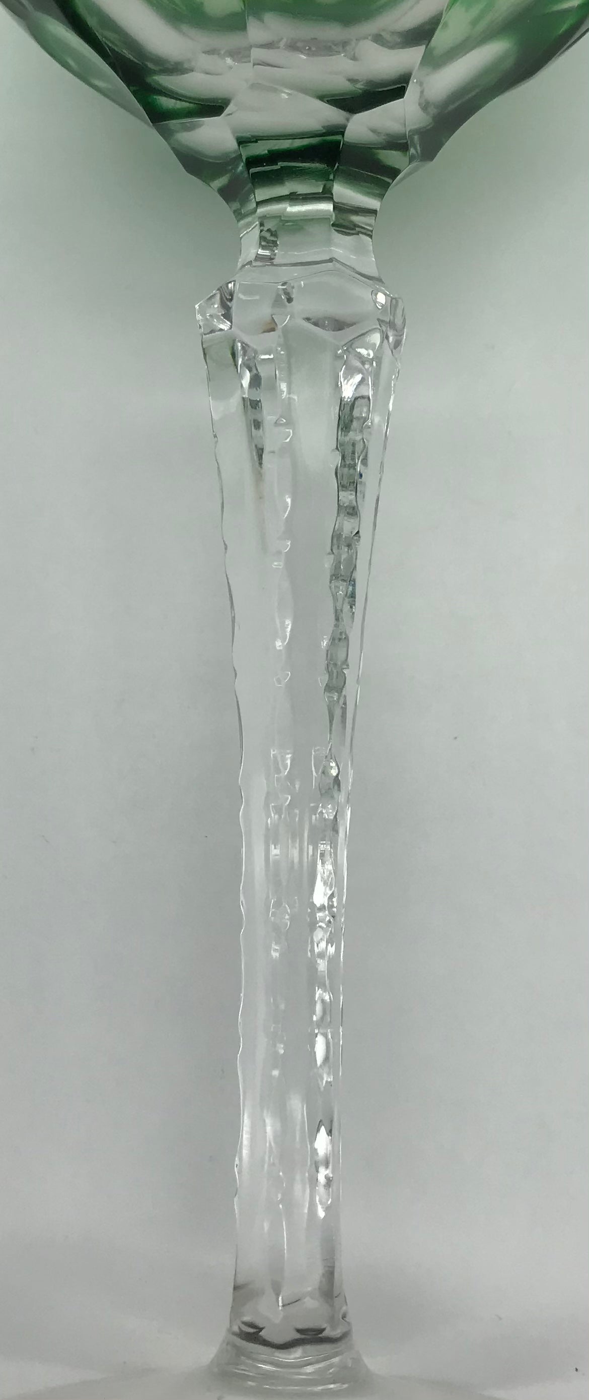 Kristall Weinglas Römer dunkelgrün handgeschliffen, Echt Bleikristall