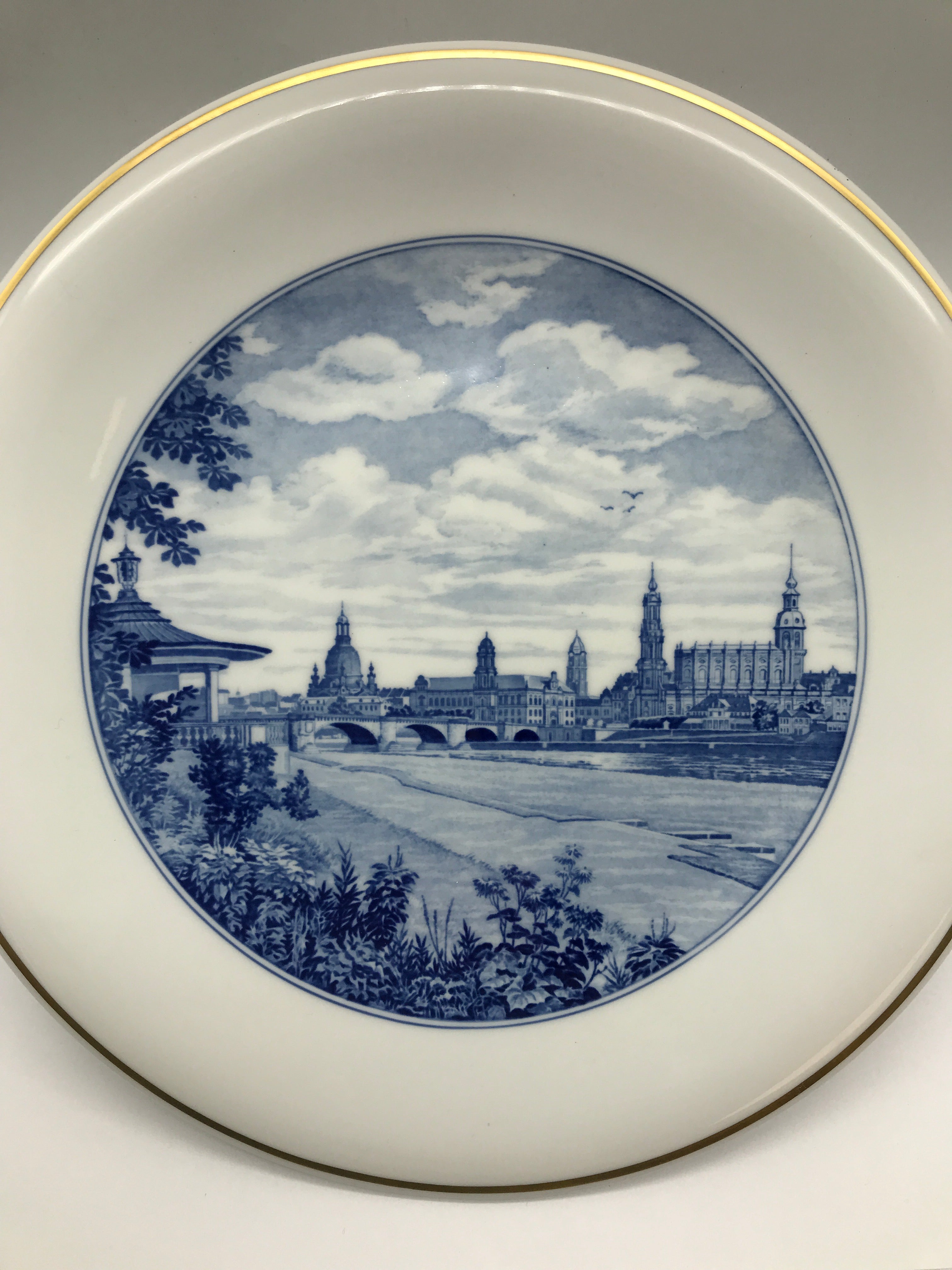 Meissen Wandteller Wall Plate Städteteller Dresden Stadtansicht Elbe Goldrand
