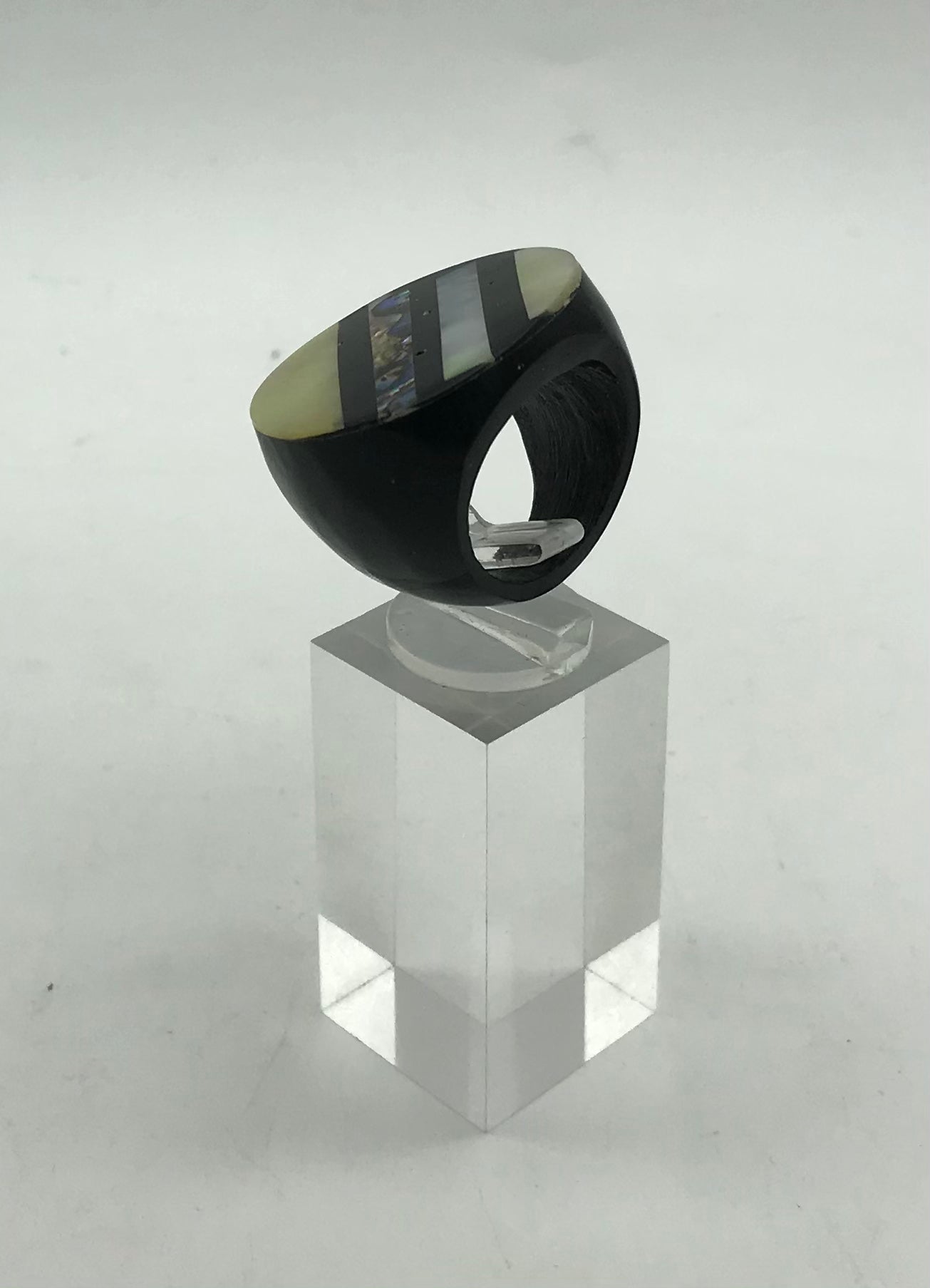 Ring aus Holz - Perlmutt - Handarbeit-gestreift Ringgröße: 17,75 mm