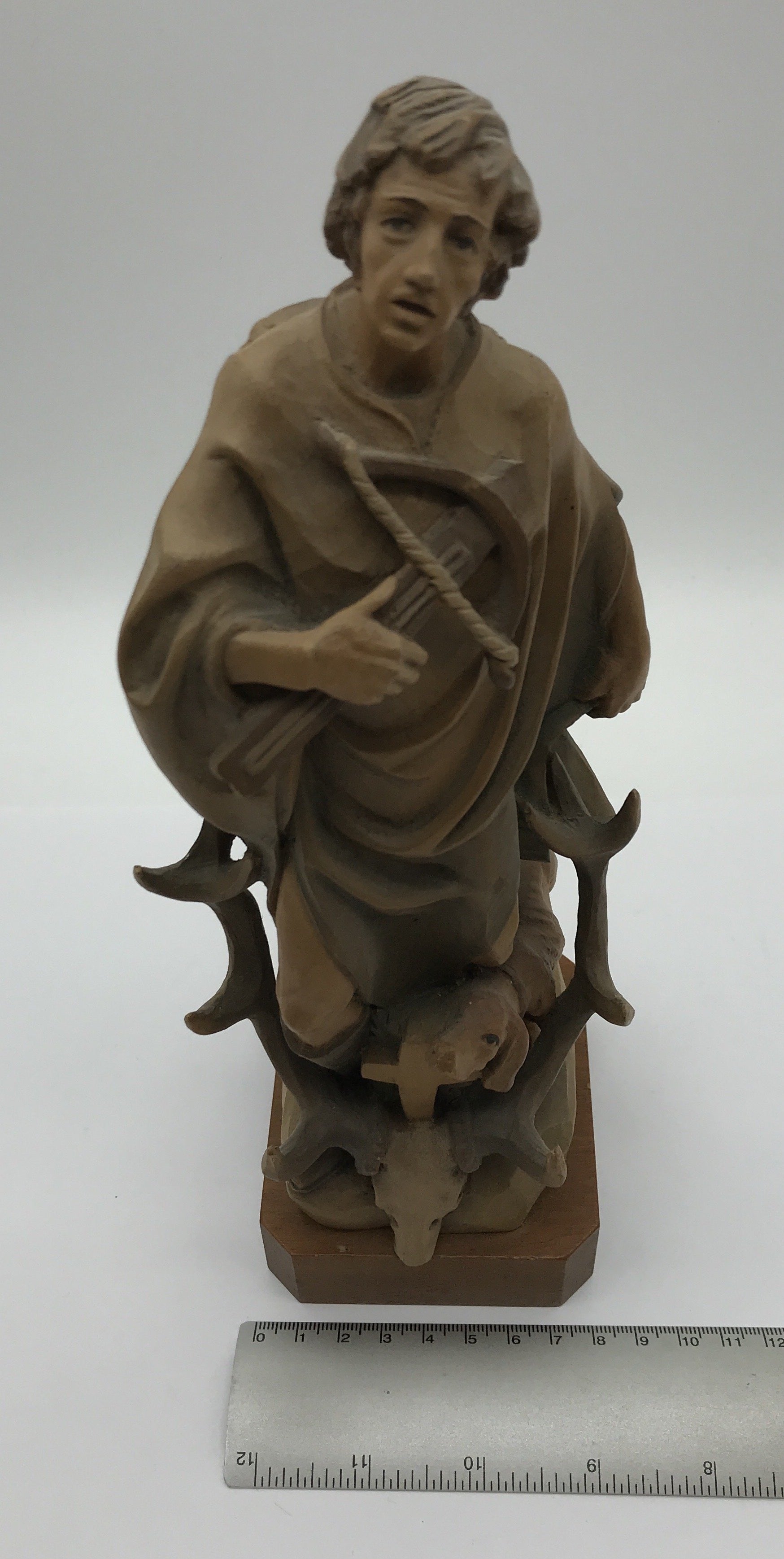 Holzfigur Jäger mit Hund und Armbrust, Holz geschnitzt, 28 cm hoch