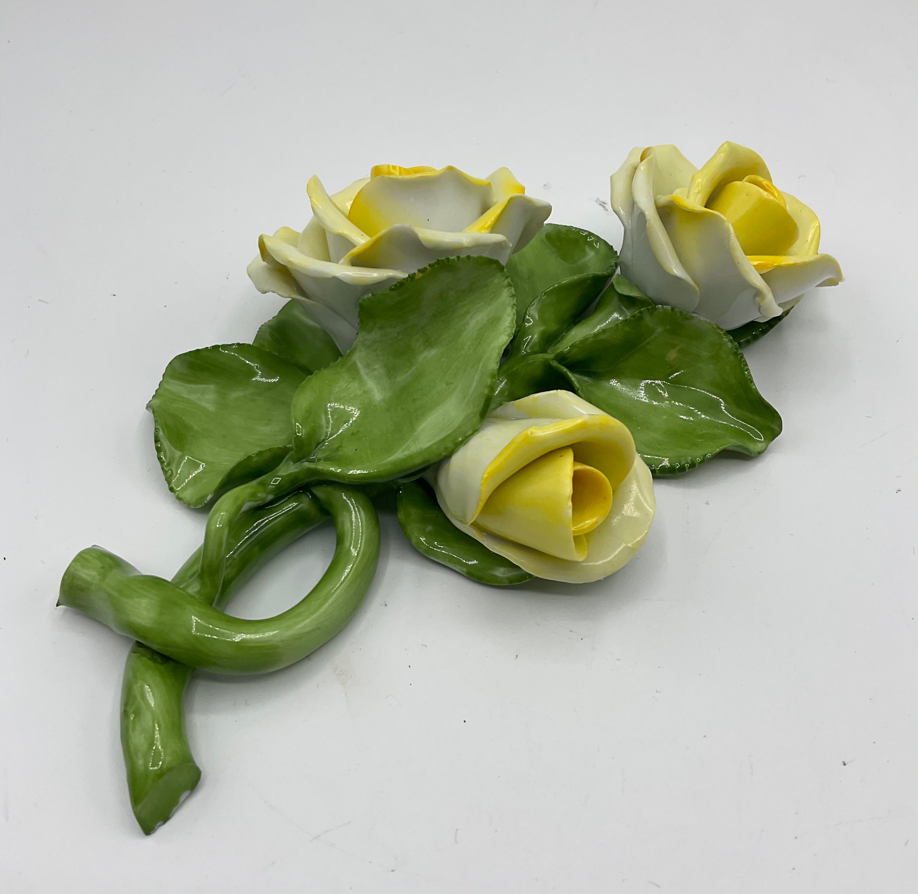 Herend Tischrosen gelb Porzellan, Dekorose Rosenköpfe