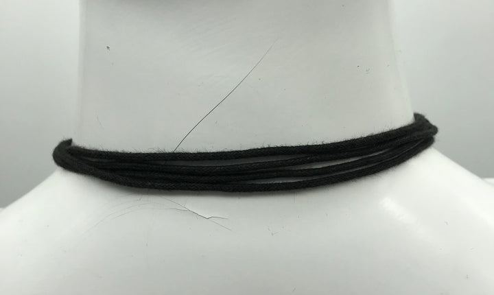 2 x Kette aus Holz, Afrikanischer Look, runde Anhänger, Perlsmuttfarbend