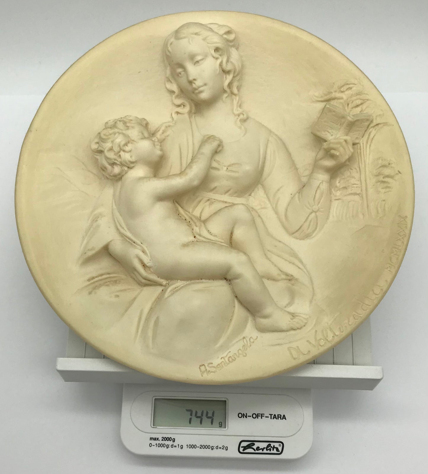 Madonna Serena, Ital. Wand Teller, Reliefteller, Elfenbeinfarben, A. Santangela