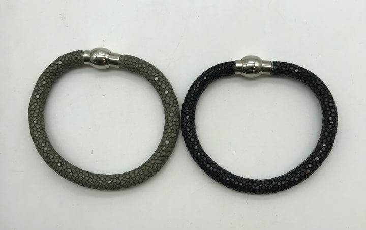 Modeschmuck Armreifen 2 Stück, schwarz und kaki glitzerfarbend