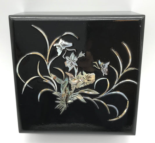 Schmuckkästchen schwarz Lack mit Perlmutt Blume