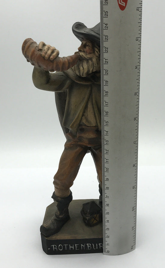 Handgeschnitzte Holzfigur Bergwanderer mit Horn, bemalt, Rothenburg, 25 cm