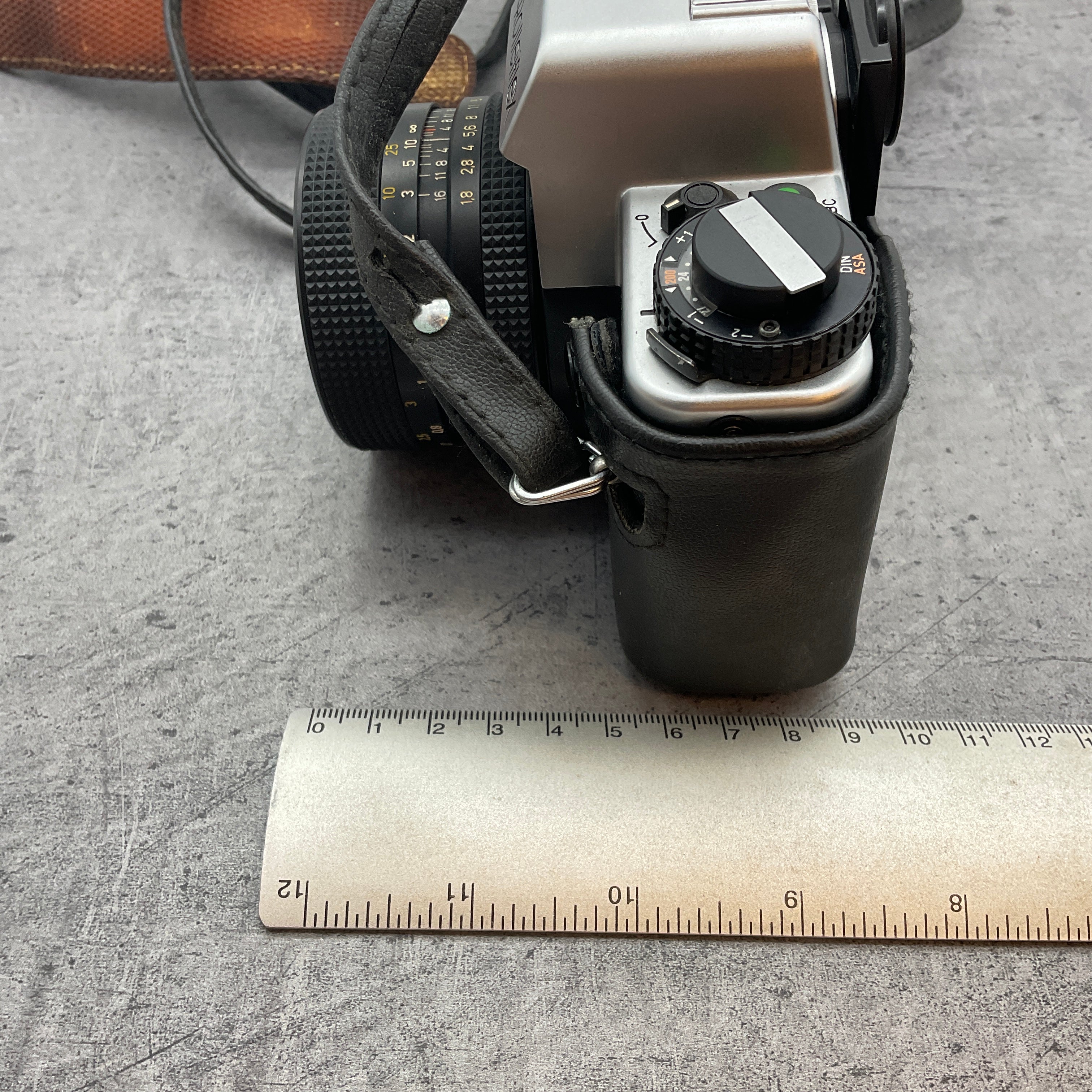 ROLLEIFLEX SL35 mit Rollei-HTF Planar 1.8/50, 1224335 mit Etui