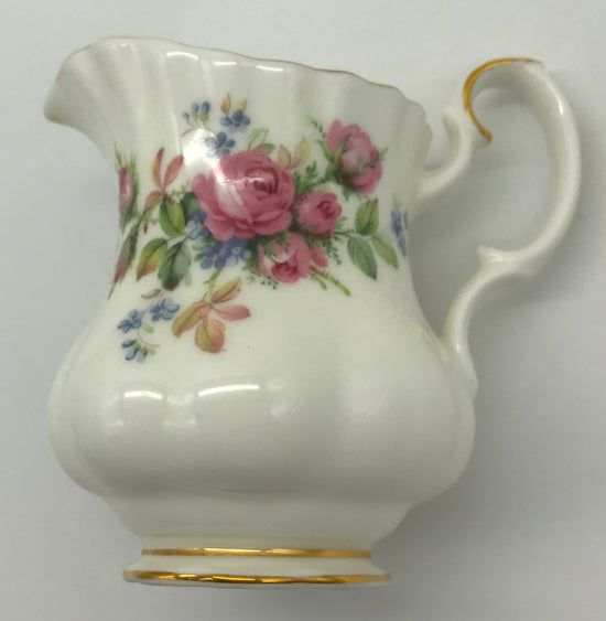 2 x  Royal Albert-Porzellan-Bone China-England-Moss Rose, Milchkännchen