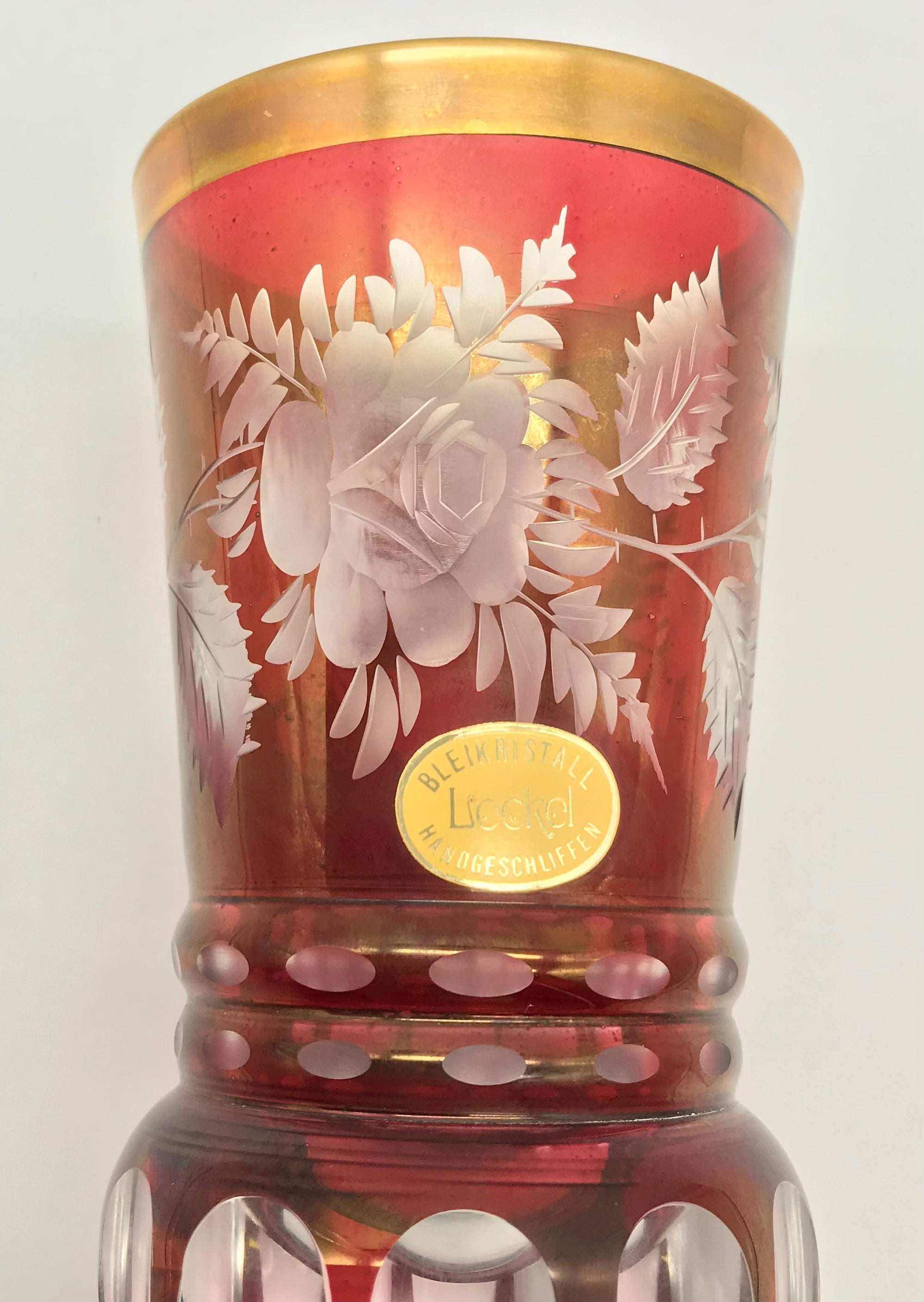 Dekorglas Bleikristall Glas/Vase Rot gefärbt mit Goldrand handgeschliffen, Lieckel