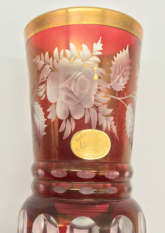 Dekorglas Bleikristall Glas/Vase Rot gefärbt mit Goldrand handgeschliffen, Lieckel