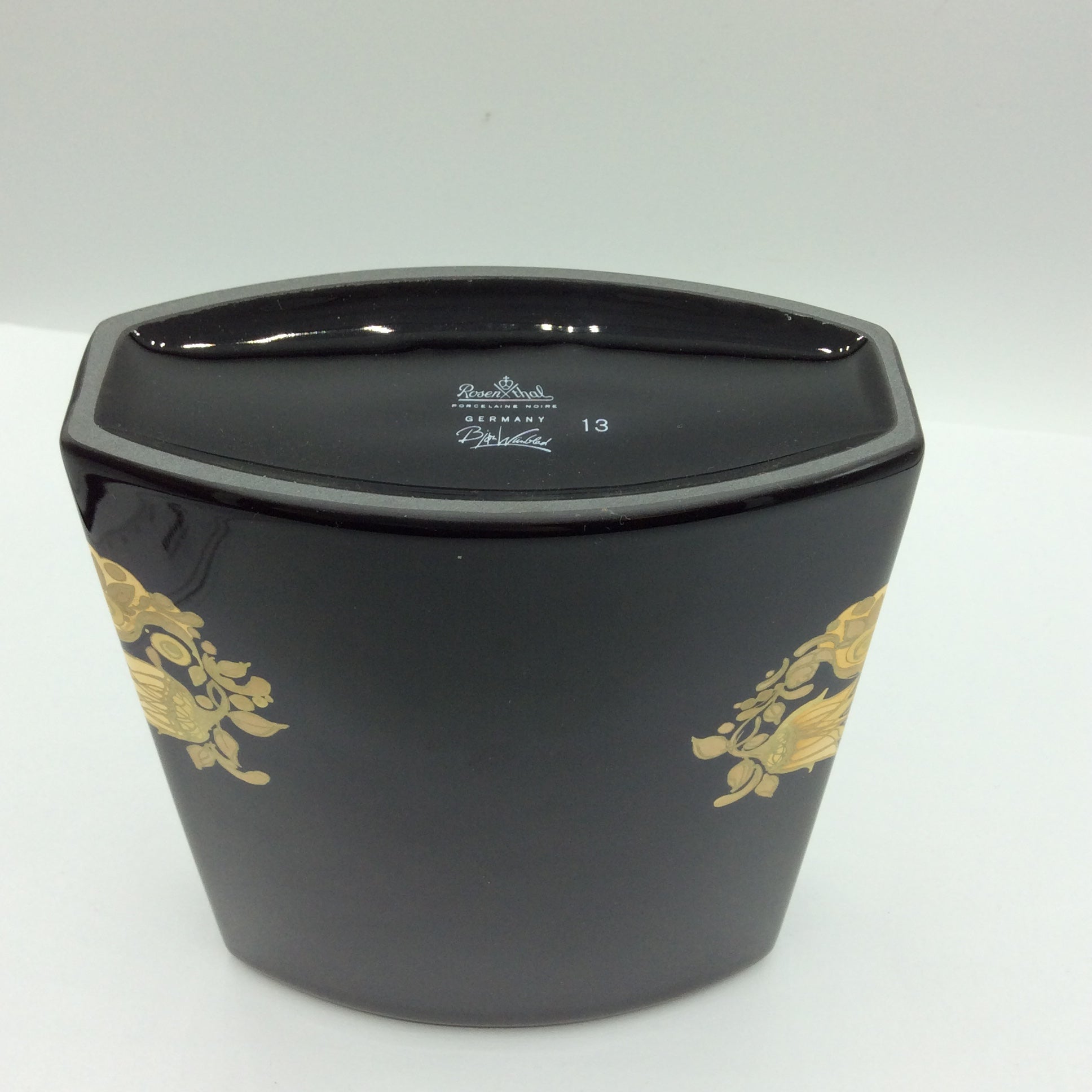 Rosenthal Vase von Bjørn Wiinblad Porcelaine Noire Höhe ca. 17cm