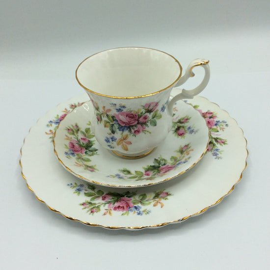 Royal Albert MOSS ROSE Kaffeegedeck 3tlg. Sammeltasse Bone China England