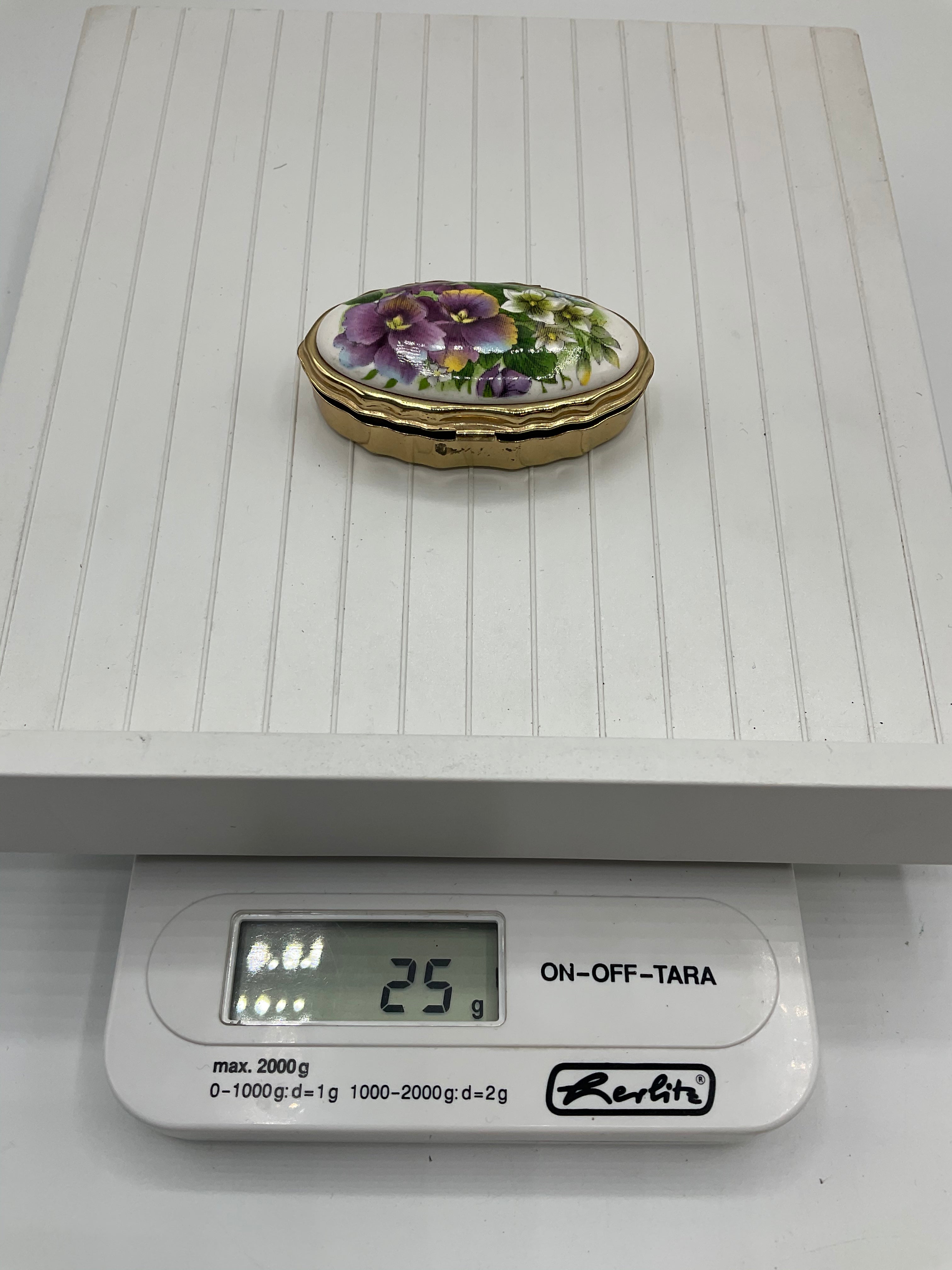 Pillendose, Goldfarbend mit zwei Fächern, und Spiegel, Pillen  Box