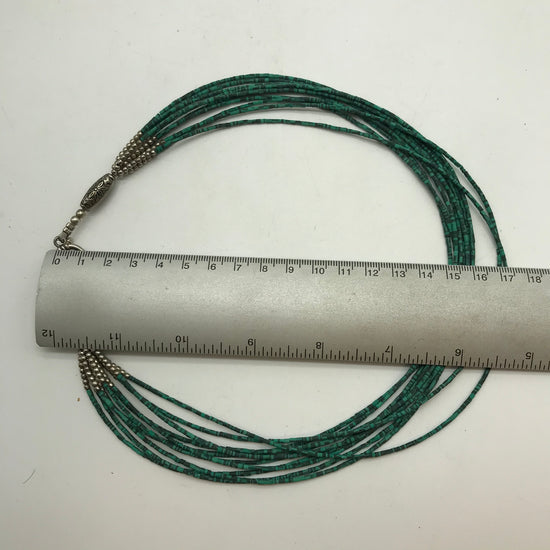 Grüne Modeschmuck Perlenkette, mit Silberfarbenen Verschluss,