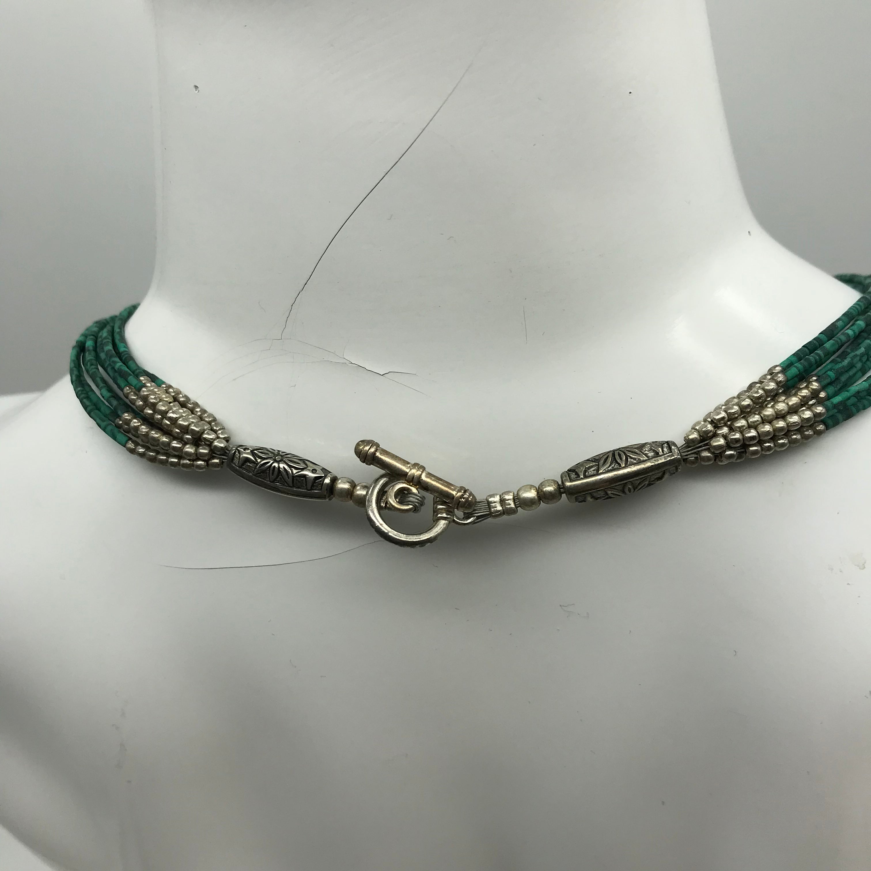 Grüne Modeschmuck Perlenkette, mit Silberfarbenen Verschluss,