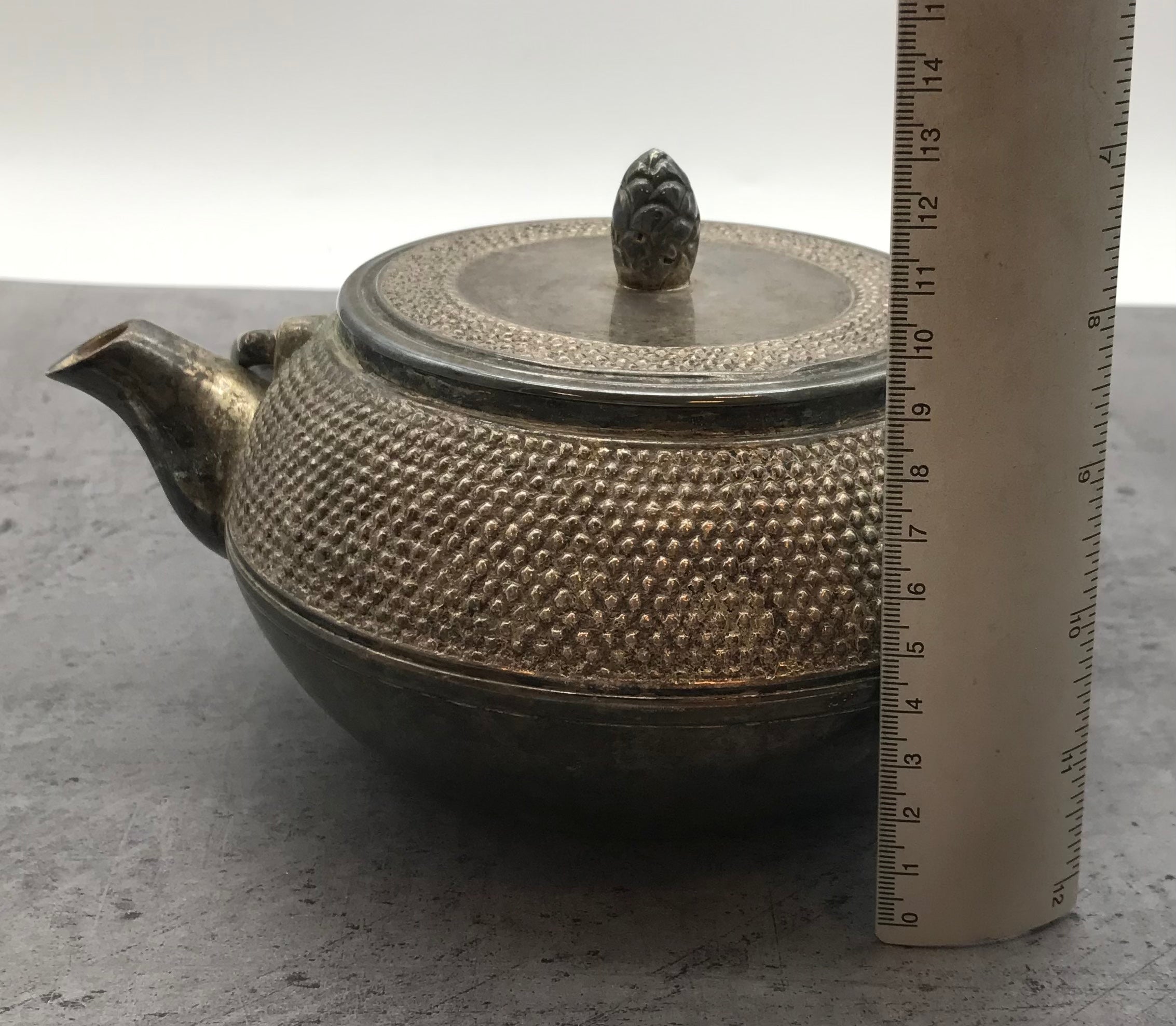 Teekanne mit Henkel, versilbert