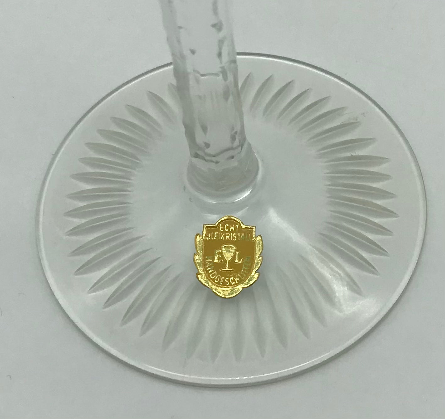 Kristall Weinglas Römer dunkelgrün handgeschliffen, Echt Bleikristall