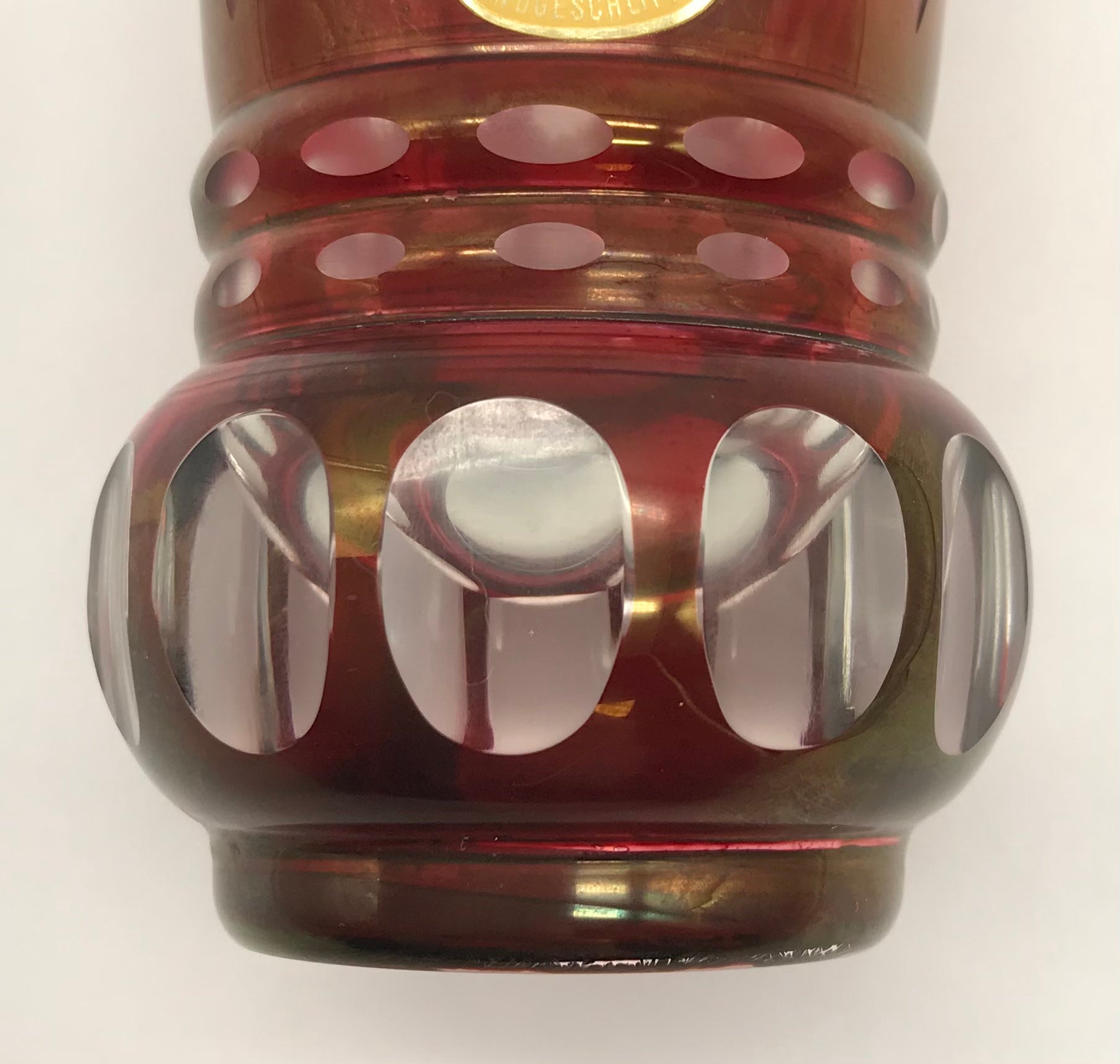 Dekorglas Bleikristall Glas/Vase Rot gefärbt mit Goldrand handgeschliffen, Lieckel