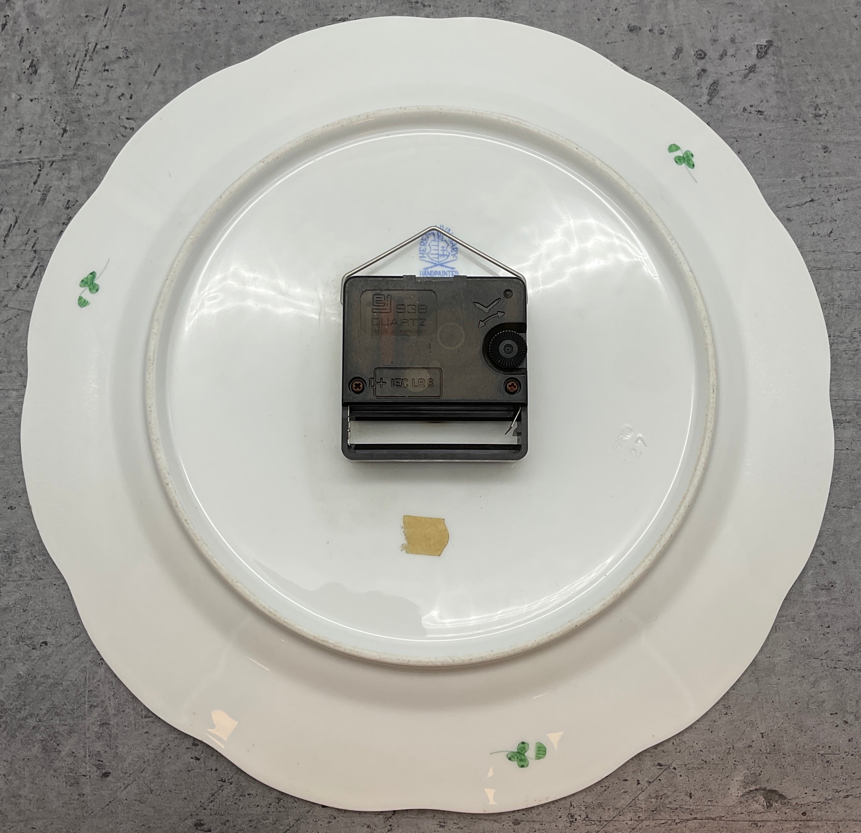 Porzellan Uhr, Herend Indisch Grün, Wanduhr Indian Basket Fleur des Indes