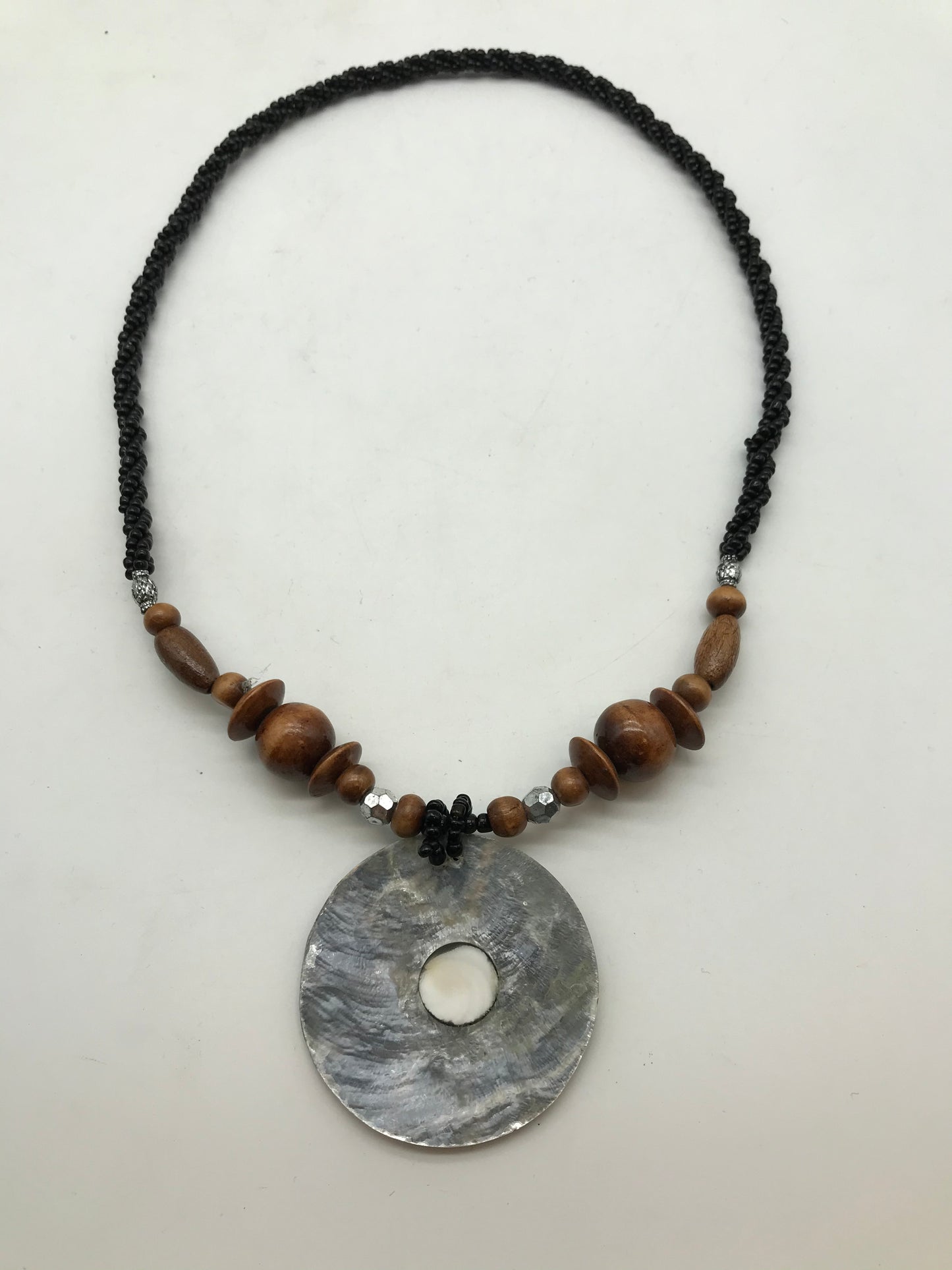 3 x Kette aus Holz,schwarz und weiß, Afrikanischer Look, runde Anhänger, Muschelmotiv