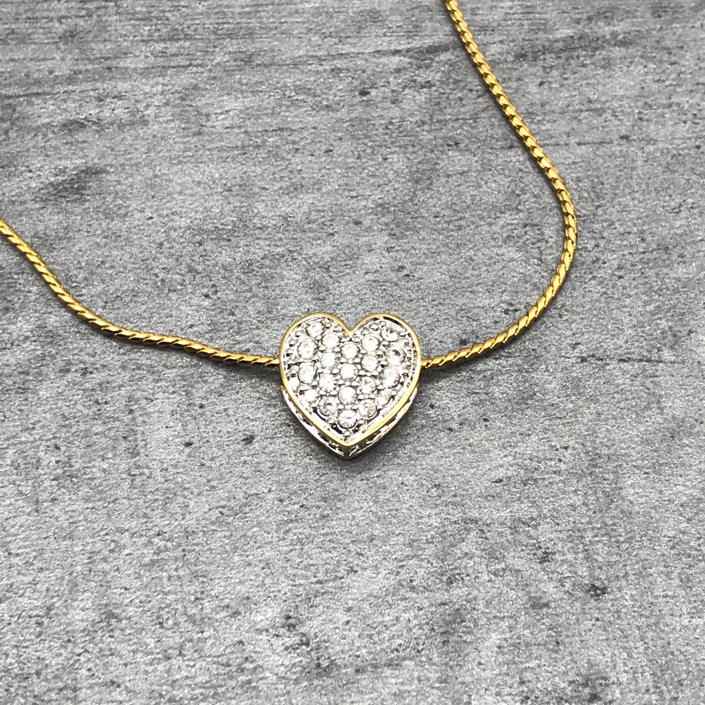 Swarovski, Halskette, goldfarben mit Herzanhänger und Glitzersteinen