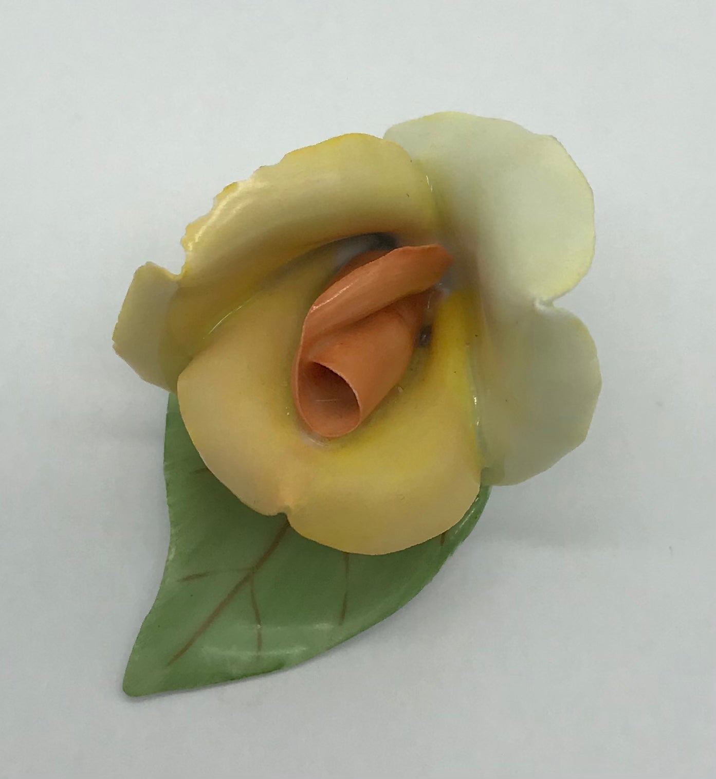 Porzellan Rose Blume Aquincum Budapest handbemalt, gelb