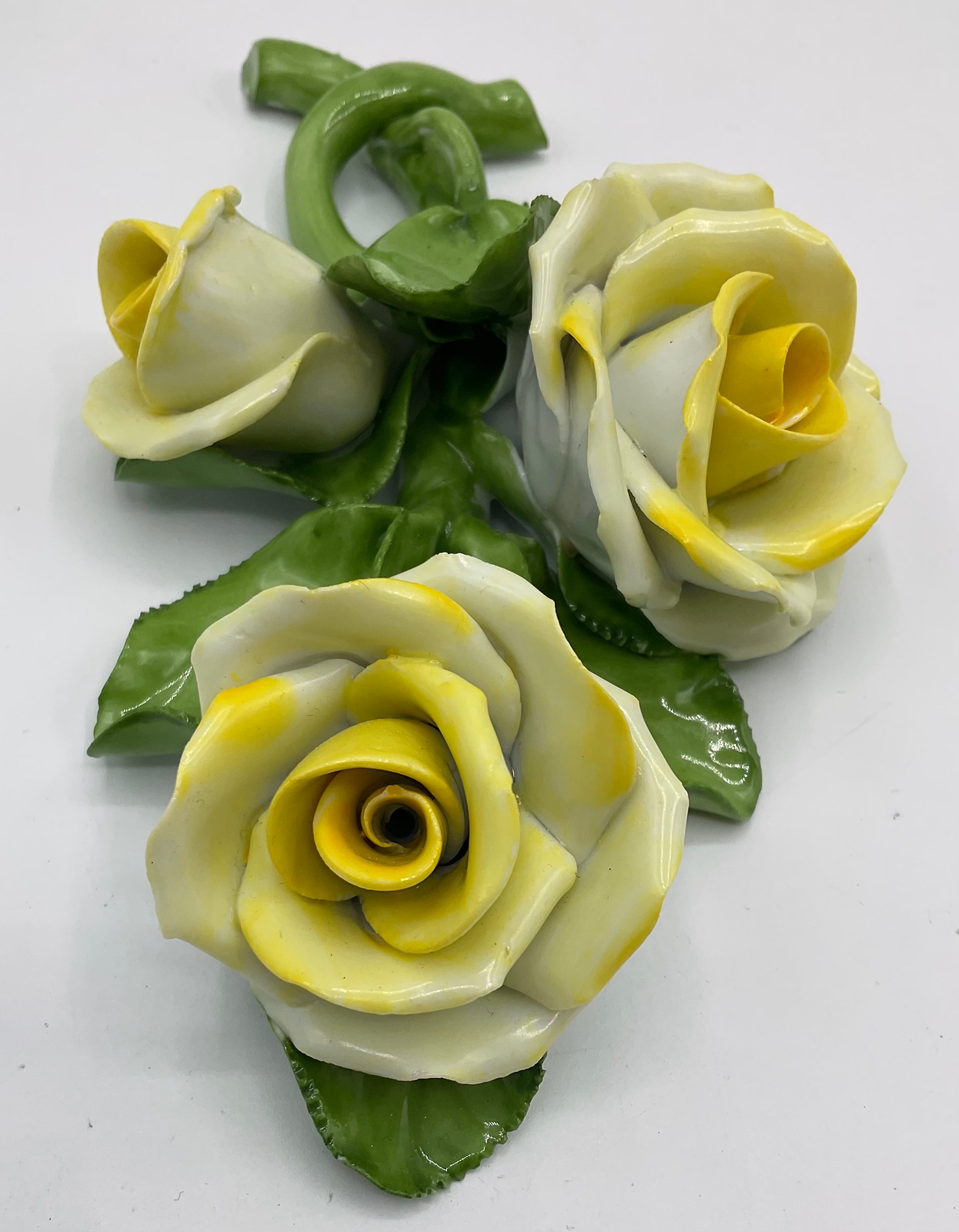 Herend Tischrosen gelb Porzellan, Dekorose Rosenköpfe