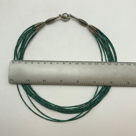 Grüne Modeschmuck Perlenkette, mit Silberfarbenen Verschluss,