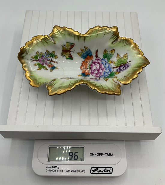 2 Stk. HEREND Hungary - Blattschale mit Blumen- und Schmetterlingsdekor