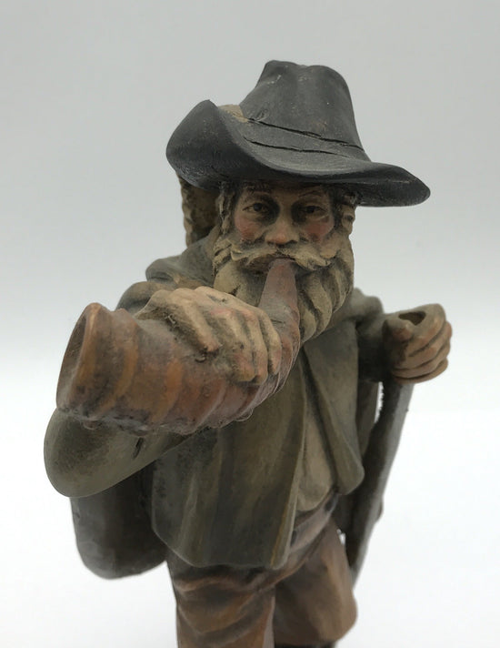 Handgeschnitzte Holzfigur Bergwanderer mit Horn, bemalt, Rothenburg, 25 cm