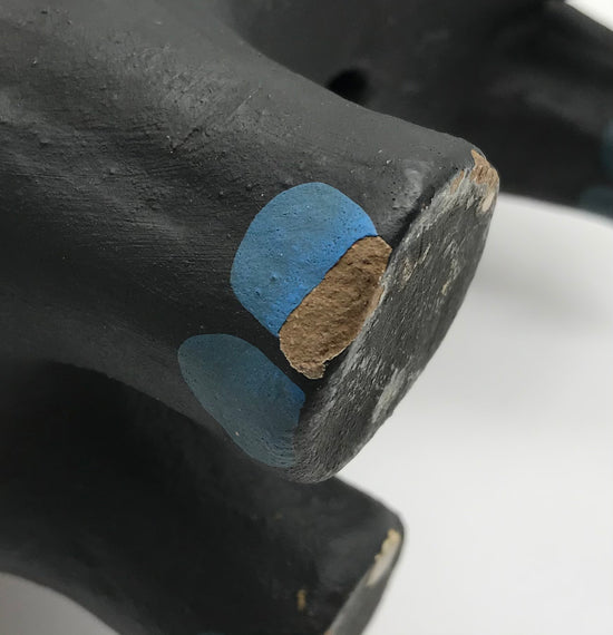 Stierfigur mit Steinen, Volkskunst, handbemalt