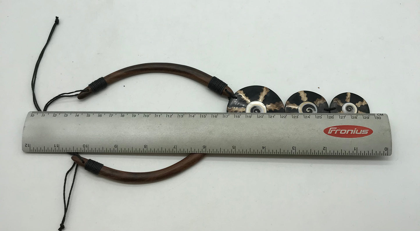Kette aus Holz, Afrikanischer Look, runde Anhänger, Muschelmotiv