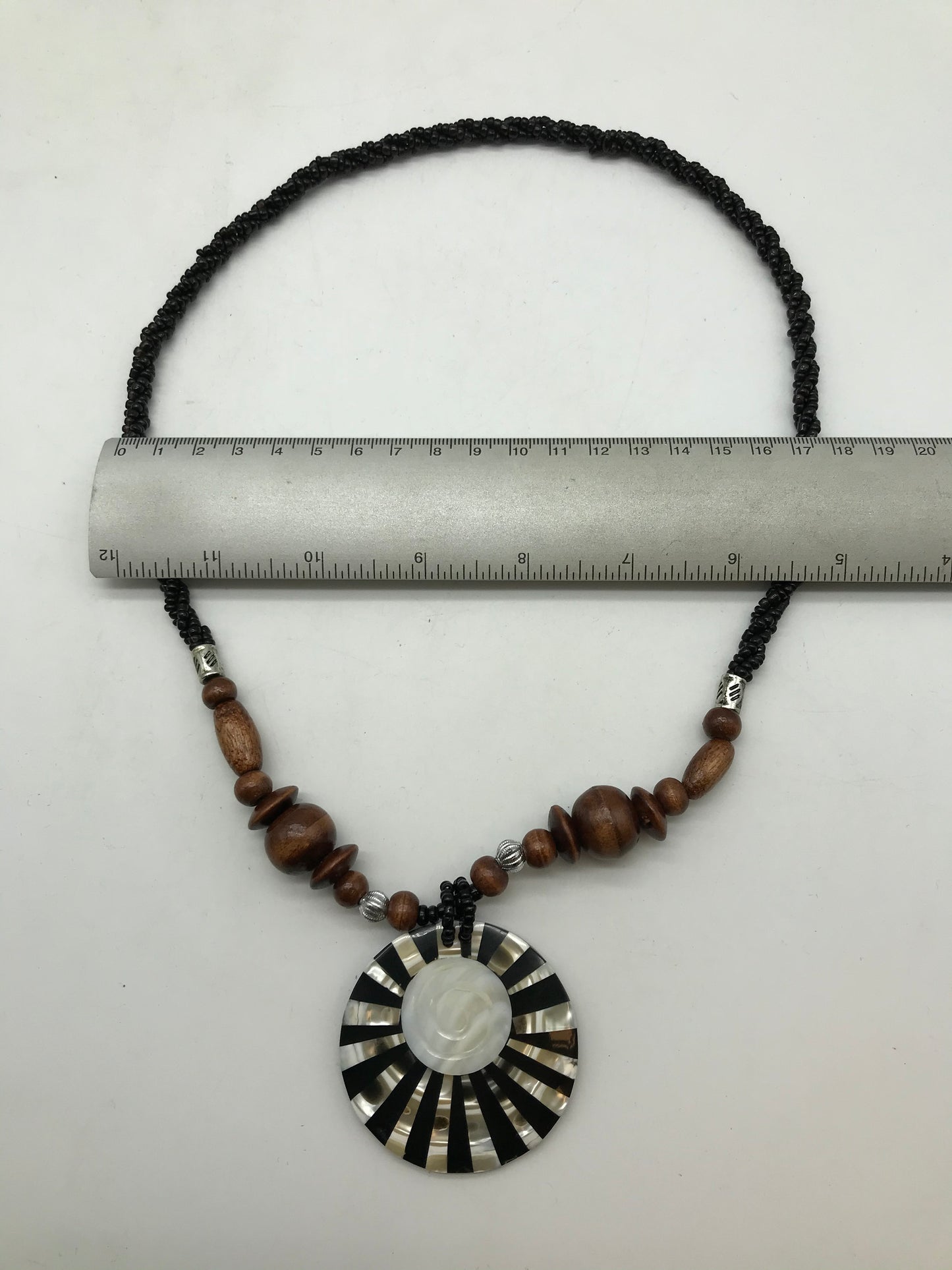 3 x Kette aus Holz,schwarz und weiß, Afrikanischer Look, runde Anhänger, Muschelmotiv