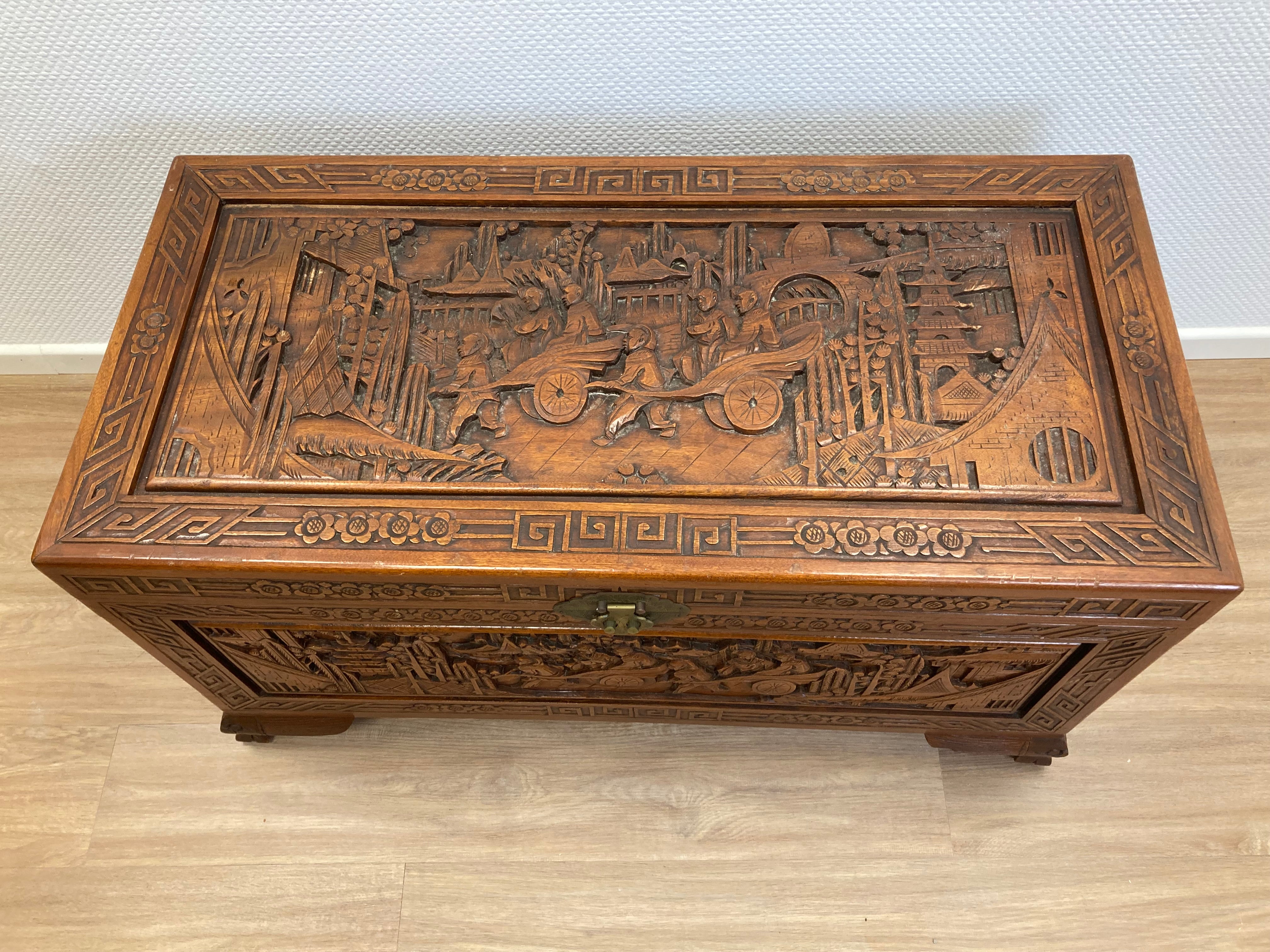 Truhe Holz China Schnitzkunst Mittelgroß(631-190)